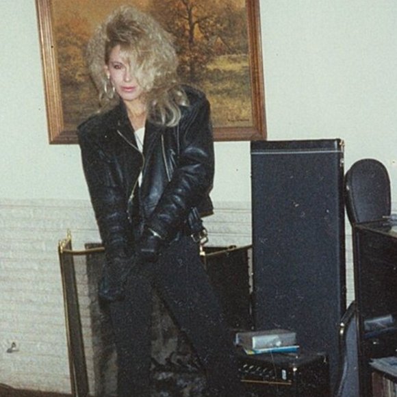 Meet your Posher, Marilyn, from Joshua Tree! - Picture 13 of 15